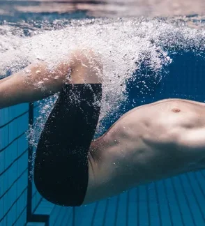 Individualūs užsiėmimai baseine su treneriu