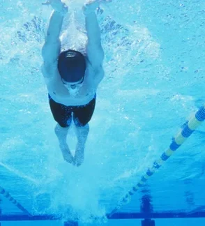 Suaugusiųjų mokymas plaukti