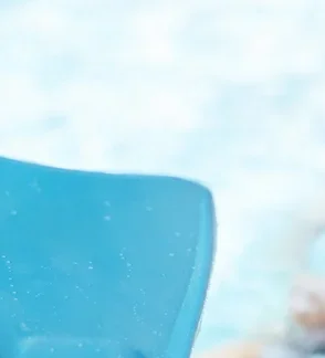 Plaukimas su pelekais